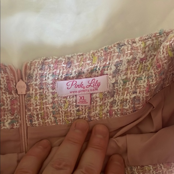 Elegant Pink Tweed Skirt - Picture 3 of 5